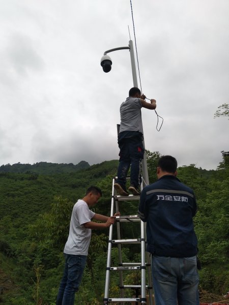 弱電工程，智能化核心，賦能商場、辦公、家居，打造安全高效智慧生活。